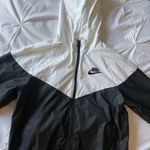 Nike  Black and White wind breaker Photo 0