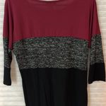 Discreet Top For Fall Photo 2