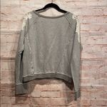 Free People  Crop sweatshirt M grey crochet raw hem Photo 5
