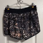 Lululemon 💖  Tracker Short III in Star Crushed Multi / Black *4-way Stretch Photo 2