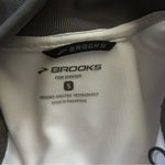 Brooks Womens White/Grey Full Zip Running Jacket sz Small Photo 2