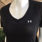 Under Armour Heat Gear Black Short Sleeve Athletic V-Neck Shirt Women's Size S Photo 1