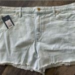 Universal Threads NEW Universal Thread Womens Light Blue High Rise Vintage Midi Jean Shorts 18 34 Photo 1