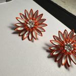 Trifari Vintage Crown Enamel Flower White & Orange Gold Tone Clip On Earrings Photo 1