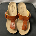 CL by Laundry CL LAUNDRY WOMENS SIZE 10 CARAMEL COLOR FAUX ALLIGATOR THONG STRAP HEEL Photo 5