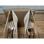 Badgley Mischka Weslee III Princess Pump Sz 9.5 NWOB Pearl Embellishments Bride Photo 5