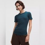 Lululemon Hold Tight Short Sleeve Shirt Magenta Purple Size 6 Small / Medium Photo 7