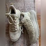 Under Armour  Women's Flow Breakthru 5 Lux Basketball Shoes Size 6 Sneaker Photo 1