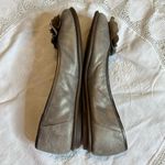 Clarks  Cushion Soft Leather Ballet Flats Shoes Women’s 7.5 Flower metallic Photo 7