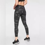 Athleta  Leggings Womens Black Gray Camo Contender Powerlift Athletic Pockets XS Photo 2