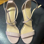 Thalia Sodi  🎄Thalia Heel Photo 0