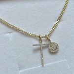 The Sis Kiss Necklace Photo 1