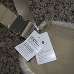 Lululemon Everywhere Belt Bag- Fleece NWT Fanny Pack Photo 1