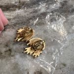 Trifari Vintage  gold tone clip on earrings Photo 1