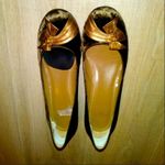 Joey gold brown Christmas holiday velvet leather heels Size 8.5 Photo 2