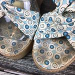 Juicy Couture  Blue & Tan Print Fabric Platform Wedge espadrille Sandal Shoes 7.5 Photo 7