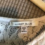 Amber Blue  white lace dress in size L gold zipper in back. New Photo 6