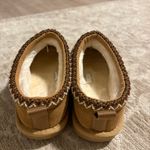 Amazon Slippers Yellow Size 8 Photo 2