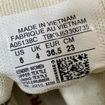 Converse  Limited Edition Valentines Platform Sneakers Photo 7