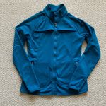 Fabletics  Kimmy Athletic Teal Jacket Cross Back Athleisure Like New Size XS EUC Photo 2