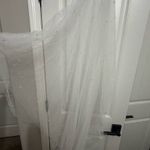 Untamed Petals by Amanda “Jackson Veil” 50” fingertip two tier White Photo 2