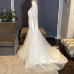 Women’s Long Sleeve Wedding Dress Lace Appliqué Zip Up Back with Train Size 12 Photo 5