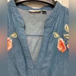 Westport  1962 Blue Chambray V Neck Embroidered Floral Sleeveless Shift Dress Photo 4
