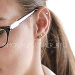 Silver Heart Flat Back Earrings Photo 3