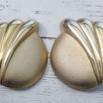 Vintage Clip On Earrings Photo 0