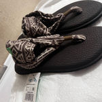 Sanuk  Tribal Sandal Brown Cream Size 6 Photo 3