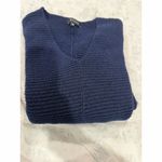 State Women's V Photo 7