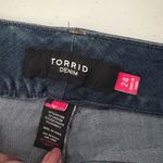 Torrid Stretch Jeans Denim Skinny Triple button Size 24 EUC Photo 7