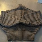 H&M BNWT  cropped cable knit sweater taupe size small Photo 1