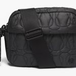 Lululemon Quilted Embrace Bag Vol 4L in Black Photo 0