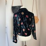 Gotcha Covered Floral Black Velvet Button Down Blazer Jacket, Size 10 Photo 3