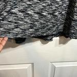 Avenue  women’s black and white top. Size 18/20 Photo 4