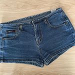 L.E.I Juniors 3 Low Rise Shortie Shorts Denim Medium Wash Y2K 2000s Baddie Photo 4