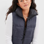 American Eagle Cropped Reversible Puffer Jacket Photo 0