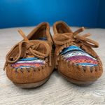Minnetonka  Kilty Suede Moccasins Arizona Print Tan Brown Women’s 5 Photo 4