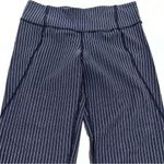 Lululemon Gather & Crow Crop in Inkwell with White Pinstriped Leggings - Size 6 Photo 3