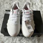 Adidas  CODECHAOS 22 Women's Golf Shoe in white/grey size 6.5M Photo 3