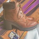 Cushionare Stylish Brown Lace-Up Boots Photo 3