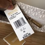 Michael Kors Set Photo 11