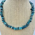 Blue dyed mother of pearl necklace Photo 3