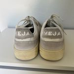VEJA V-90 Leather and Suede Sneakers in Gravel White Photo 3
