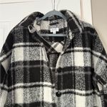 Evereve  Plaid Black White Fleece Shacket Long Coat Fall Autumn Photo 4