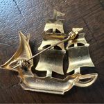 Beautiful Vintage Spanish Galleon Sailing‎ Ship Damascene Brooch ~ Spain 1.5” Photo 1