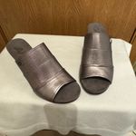 AK Sport Metallic Silver Slides Sandals Slip On Wedge Heel Akchanay Sz 9M Photo 9