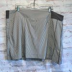 Athleta Shorts Womens 24 Brooklyn Textured Stripe Skort Gray White Activewear Photo 2
