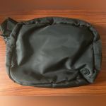 Gaiam NWOT -  Black Belt Bag Photo 0